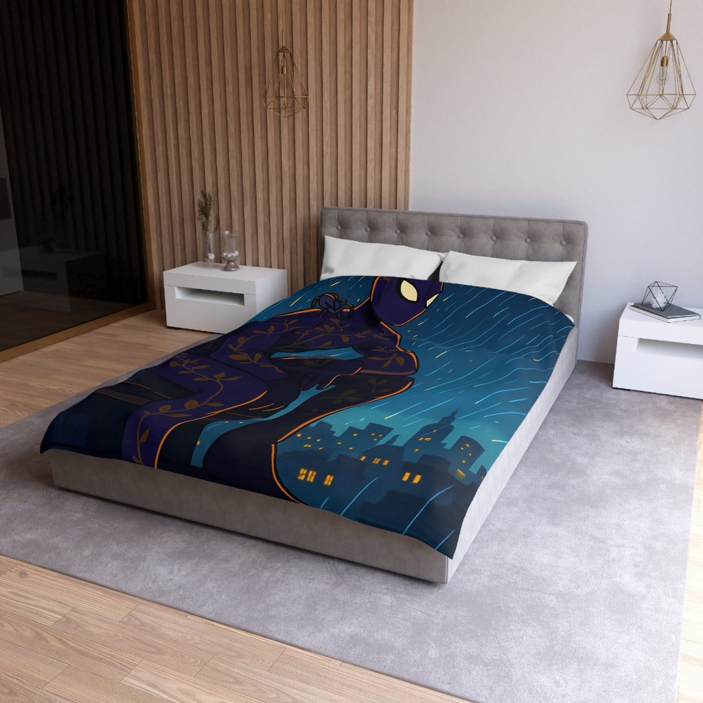 Housse de couette violette avec super-héros mystérieux sous la pluie nocturne colorée
