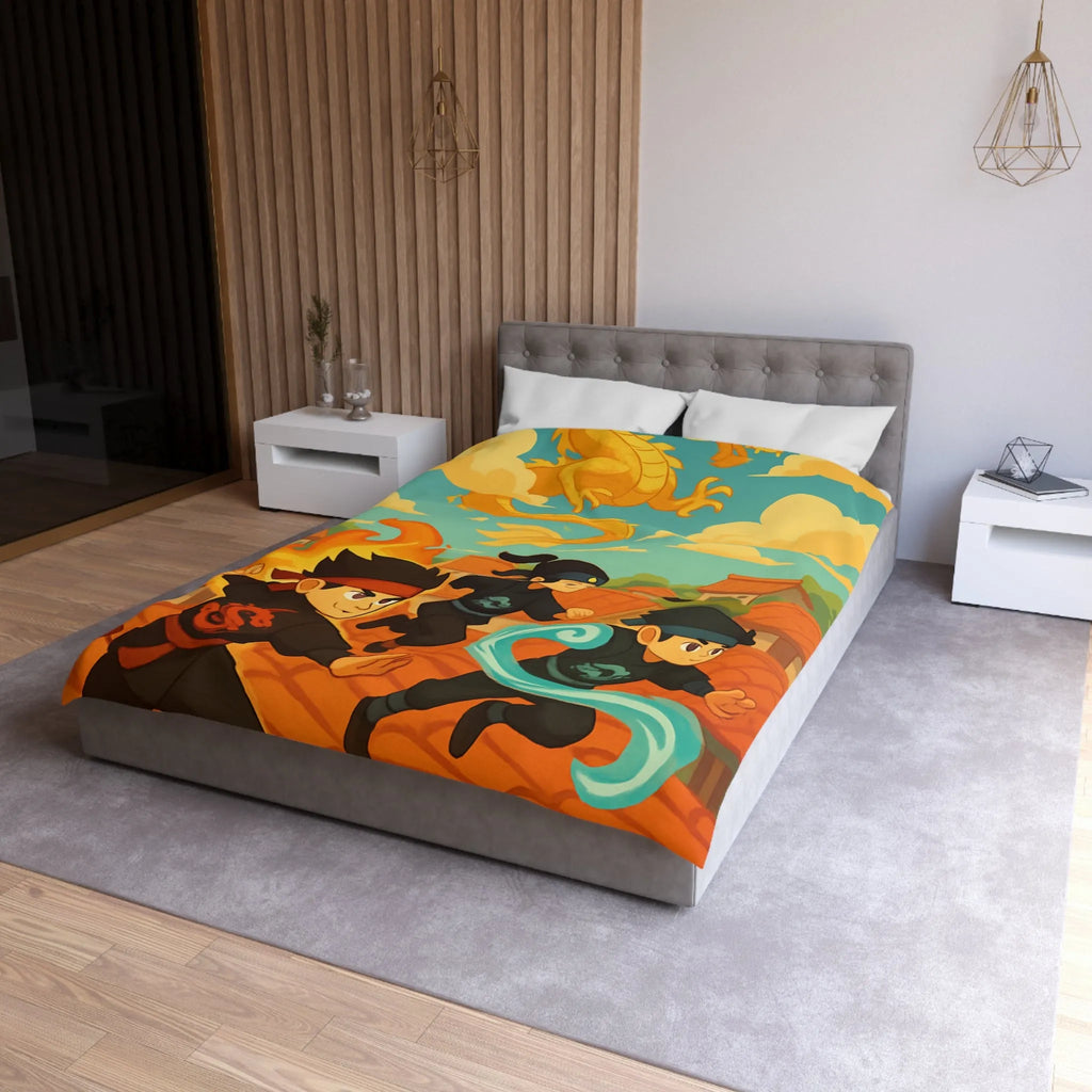 Housse de couette avec ninjas sautant et dragon doré dans un ciel ensoleillé