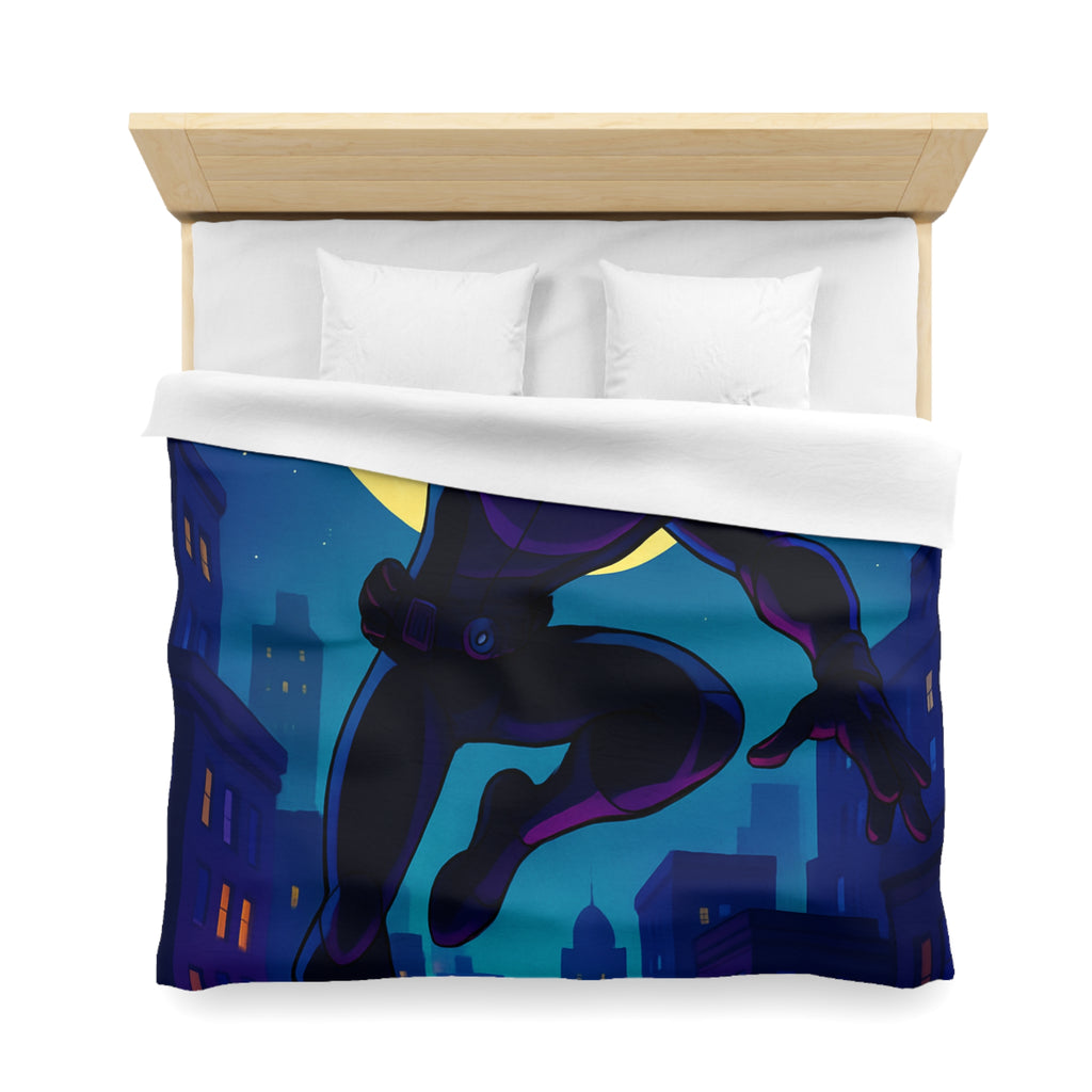 Housse de couette super-héros noir sautant devant une pleine lune et des drones urbains