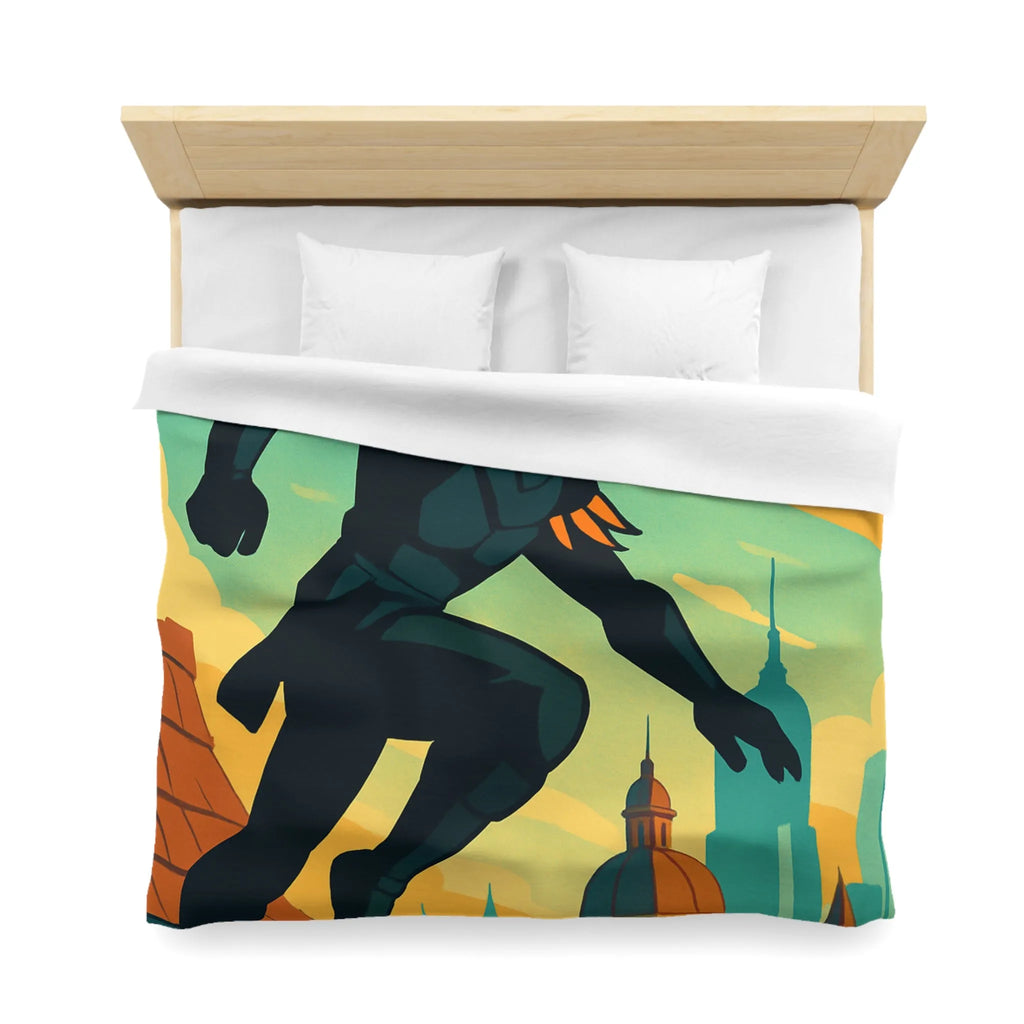 Housse de couette artistique avec silhouette et oiseau sur un toit urbain animé