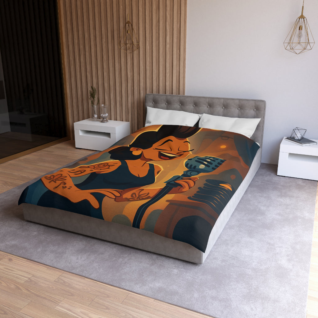 Housse de couette rétro avec chanteuse tatouée sous lumière vintage et micro classique