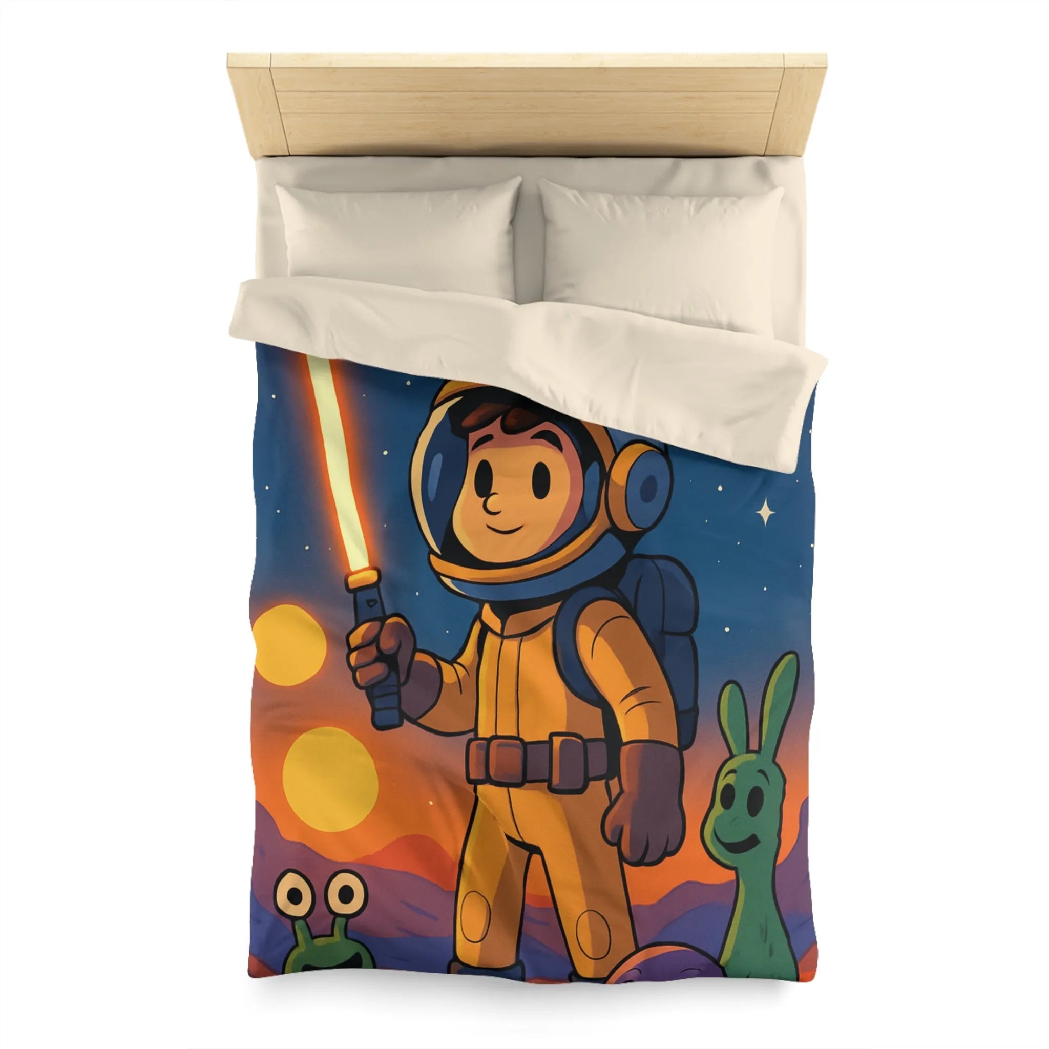 Adorable Espace: Astronaute Enfant Avec Épée Lumineuse Et Créatures Amusantes Sur Une Planet