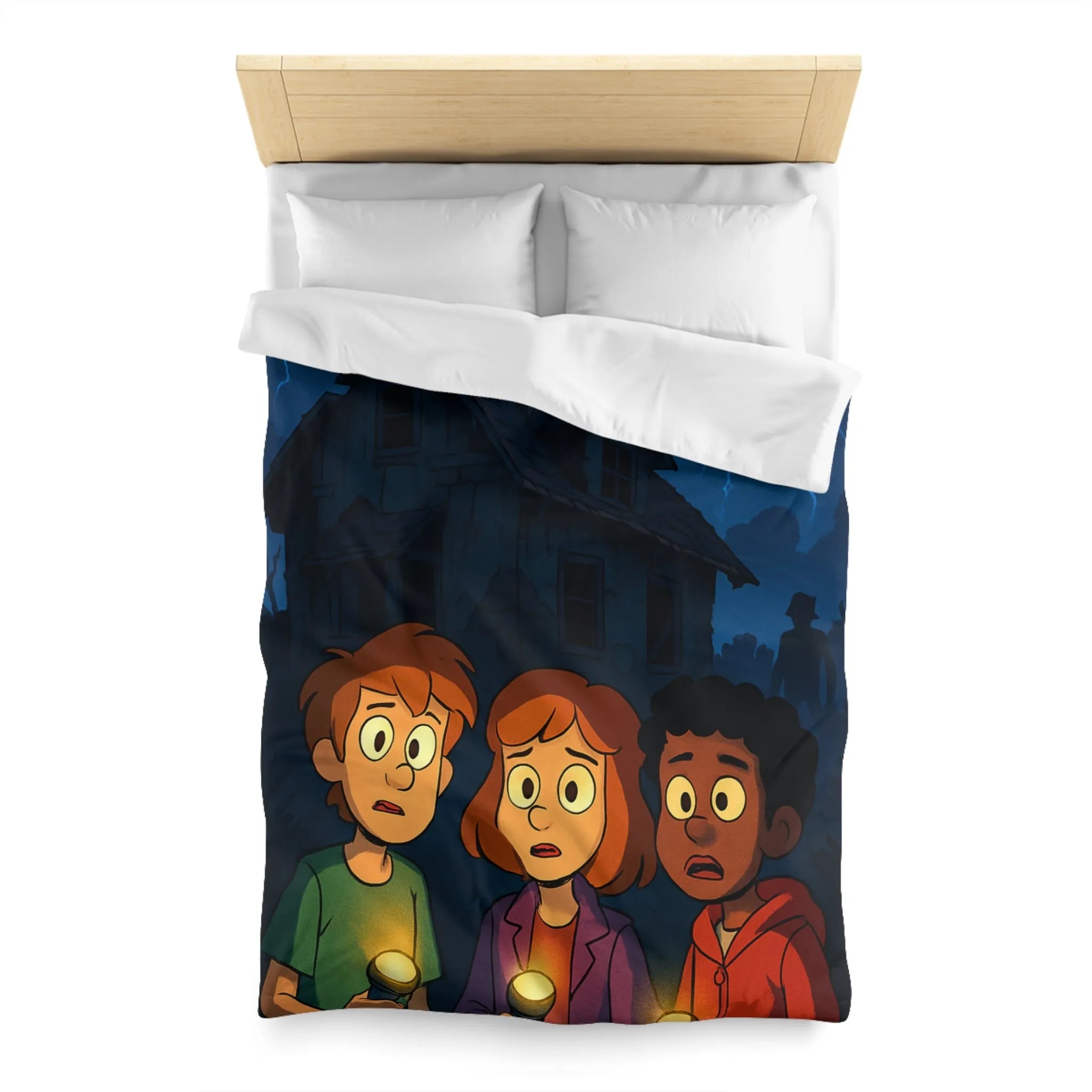 Housse de couette aventure mystérieuse, enfants explorant maison hantée sous lune rouge intrigante