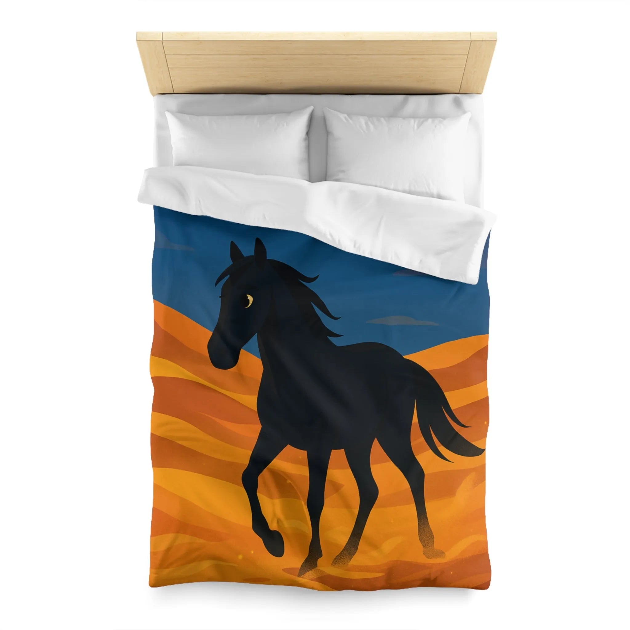 Housse de couette cheval noir galopant sur dunes dorées au crépuscule paisible
