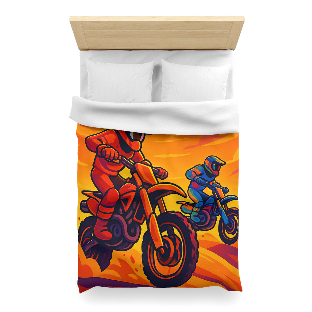 Housse de couette moto aventure: dynamique, couleurs vives, coucher de soleil dramatique