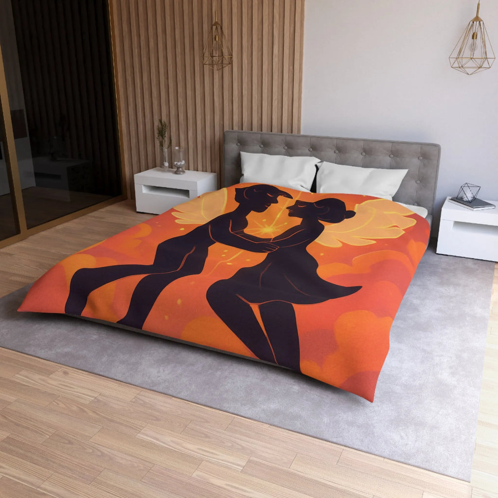 Housse de couette avec anges amoureux flottant dans nuages orangés dorés au crépuscule