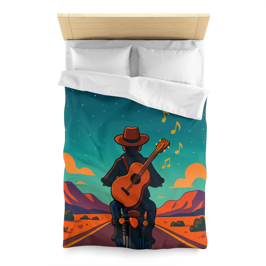 Housse de couette illustrée avec musicien en moto sous ciel étoilé et montagnes