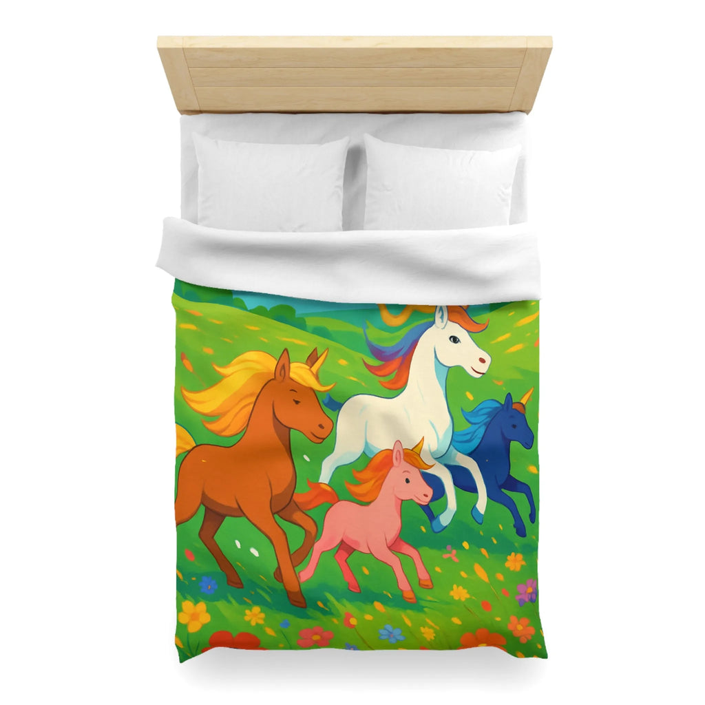 Housse de couette colorée avec prairies luxuriantes et chevaux arc-en-ciel en galop