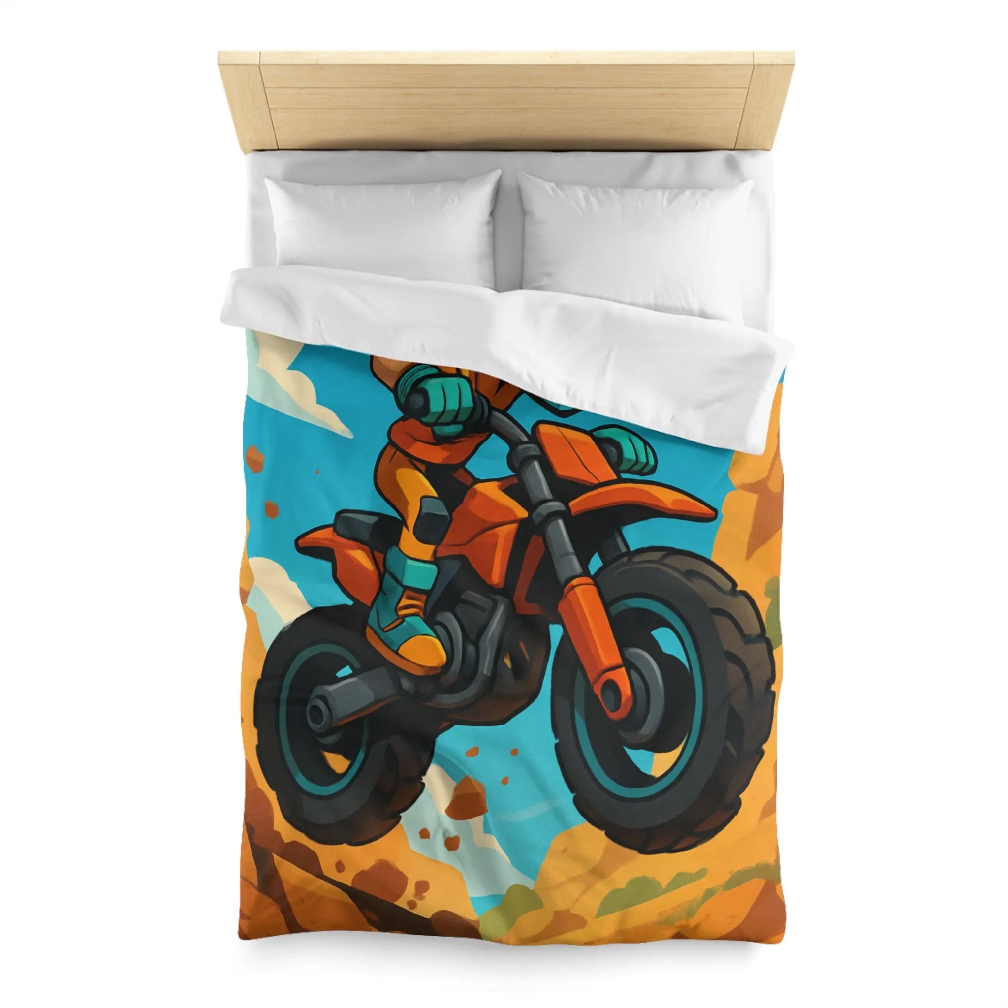 Housse de couette enfant motocross orange avec paysage montagneux et ciel bleu vif
