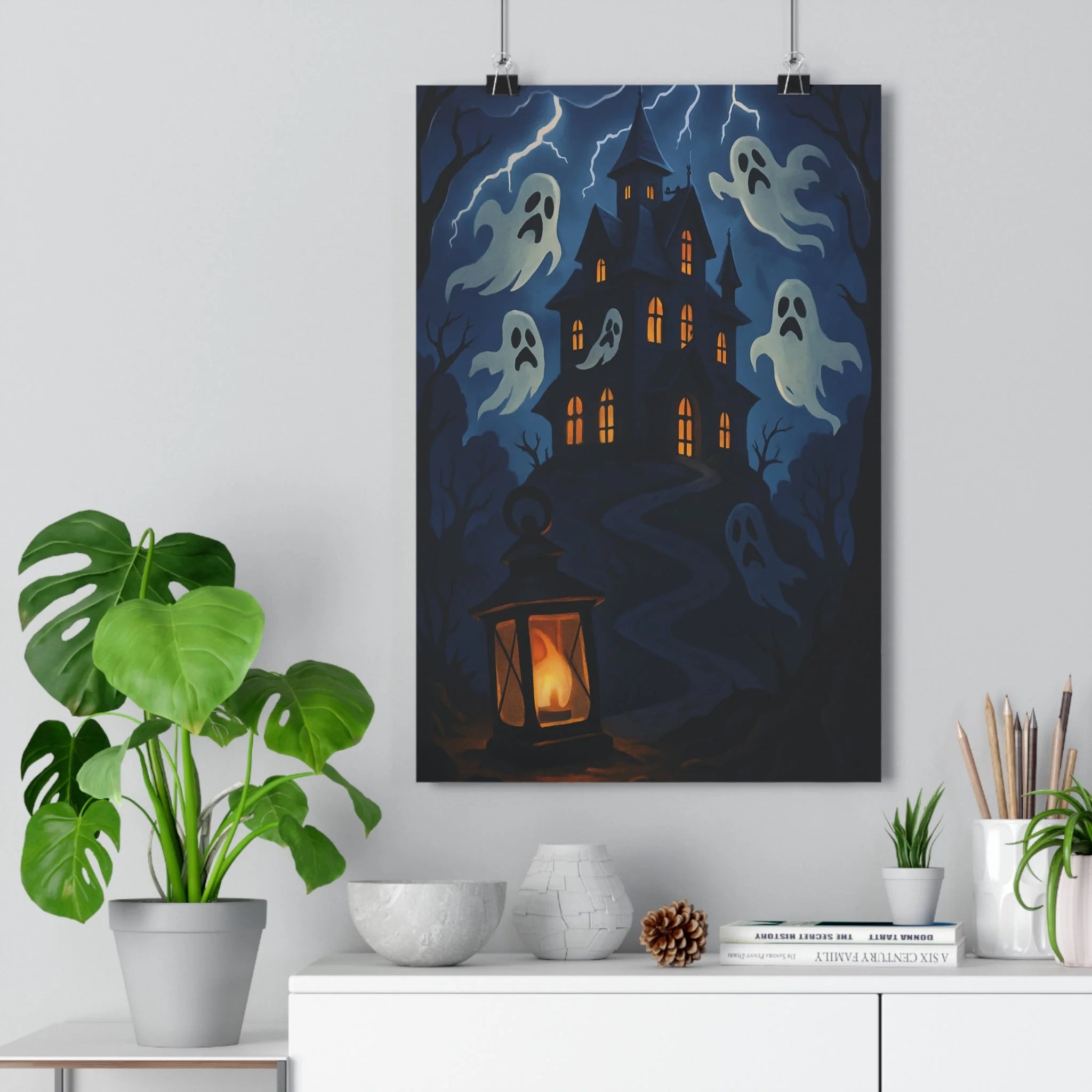 Poster décoratif gothique bleu orange mystérieux manoir fantômes salon chambre ambiance captivante unique élégant