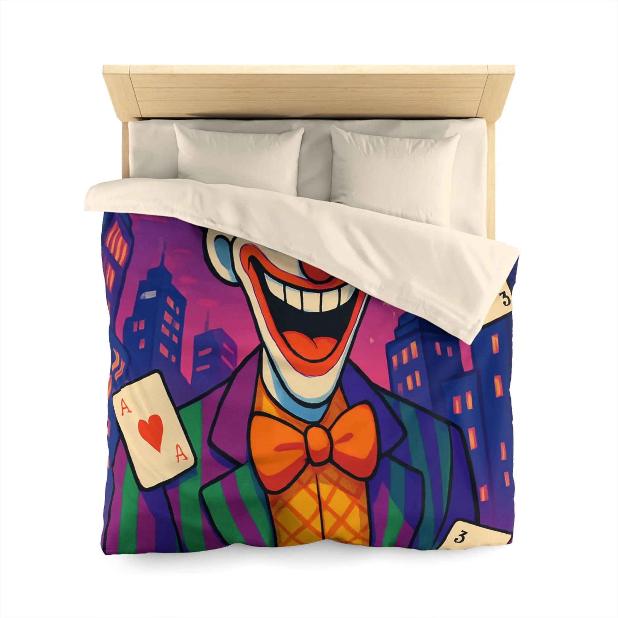 Housse de couette vibrante avec clown effrayant et cartes à jouer en arrière-plan urbain