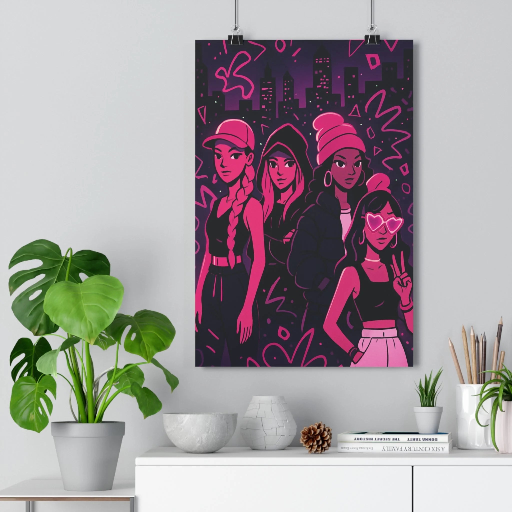 Poster décoratif noir rose cartoon urbain moderne femmes ville dynamique bureau salon contemporain qualité