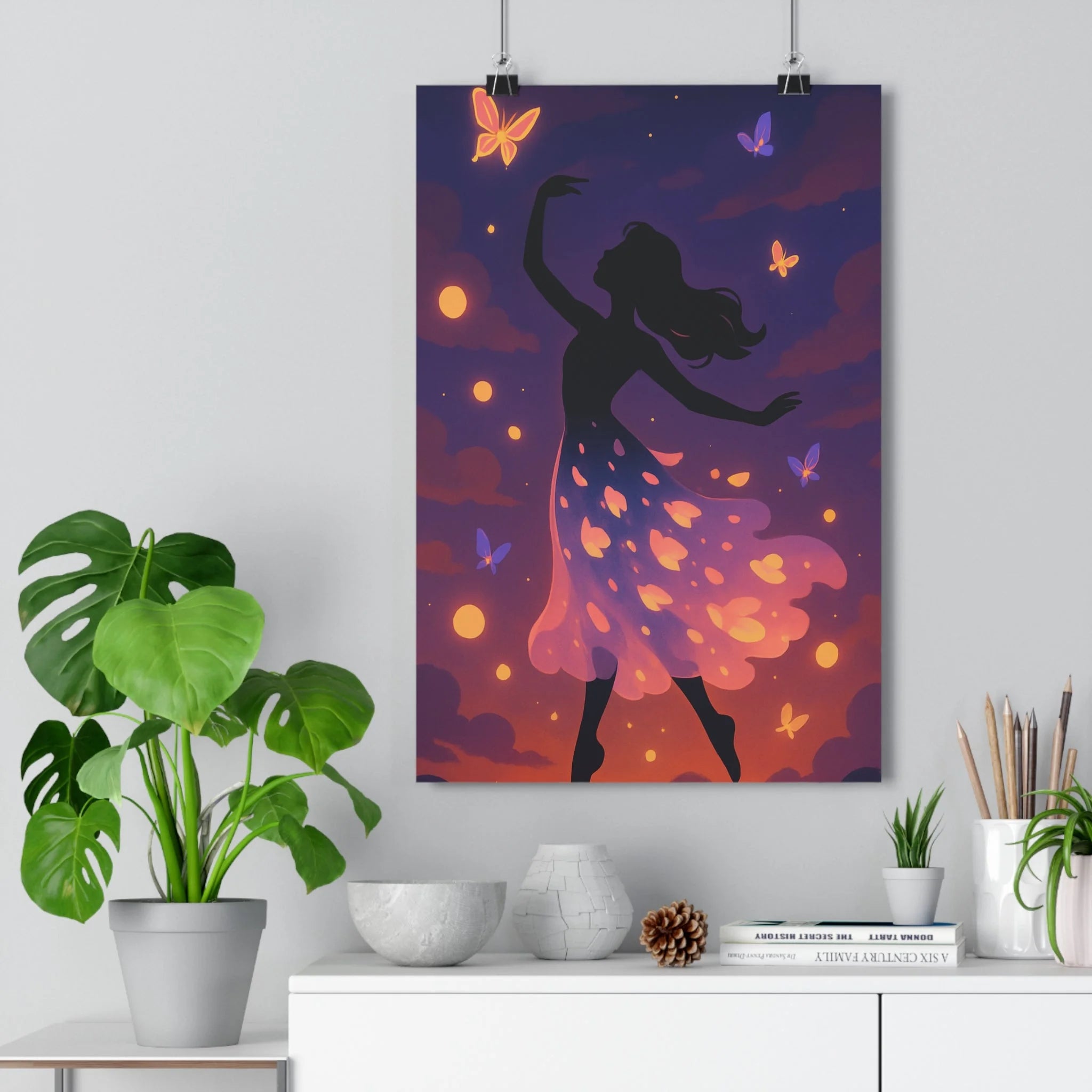 Poster décoratif féérique violet rose ciel étoilé silhouette féminine salon chambre magique apaisante rêveuse