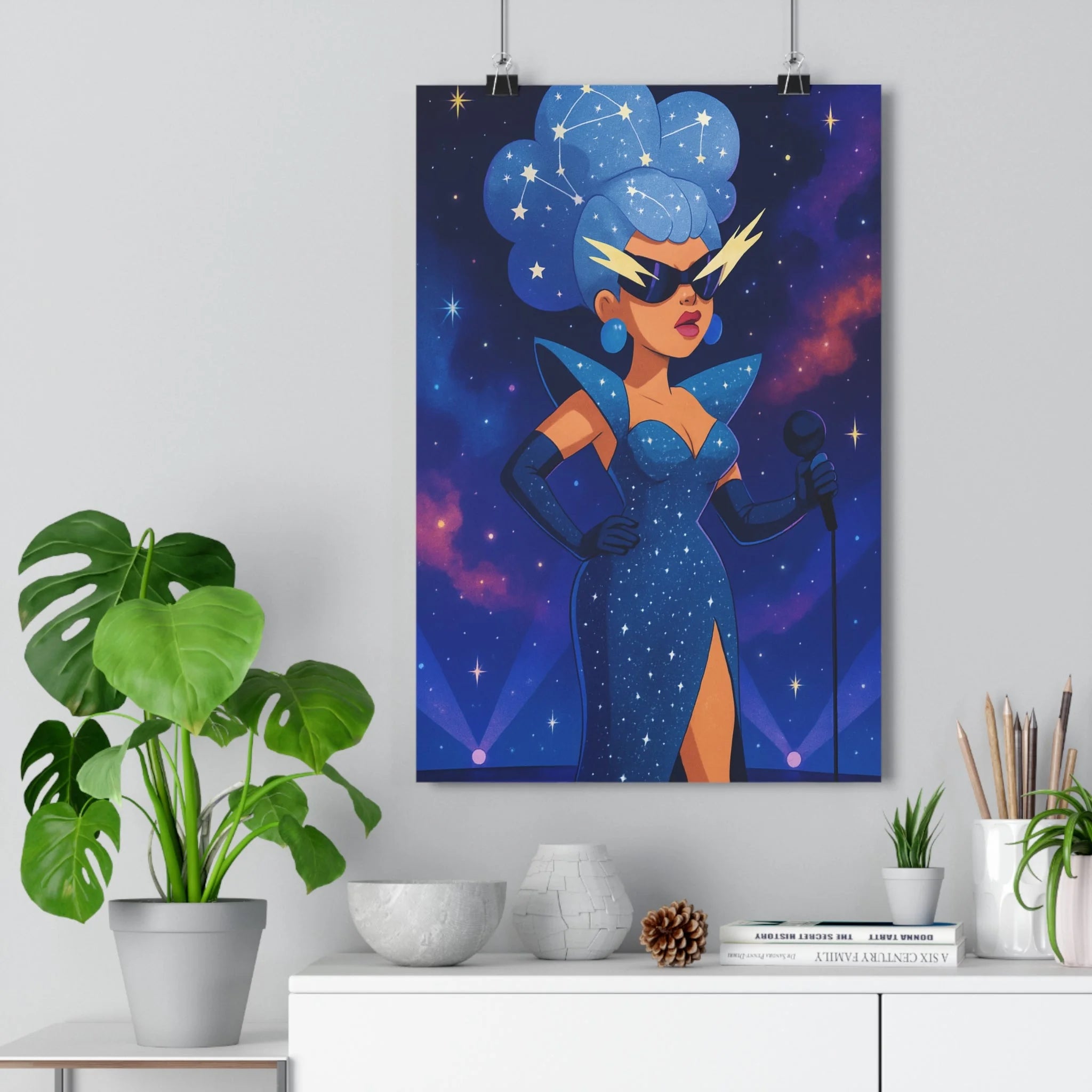 Poster décoratif futuriste glamour femme étoilé bleu violet moderne chambre salon 30x46 élégant cosmique