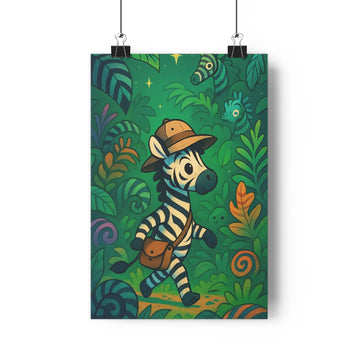Poster junglesque zèbre chapeau sacoche oiseaux volants étoiles scintillantes forêt luxuriante ambiance enchantée couleurs vives style cartoon détails fins aventure