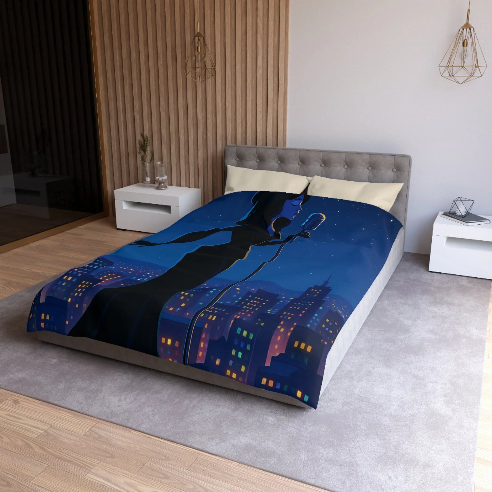 Housse de couette nocturne élégante avec silhouette mystérieuse et micro en arrière-plan urbain