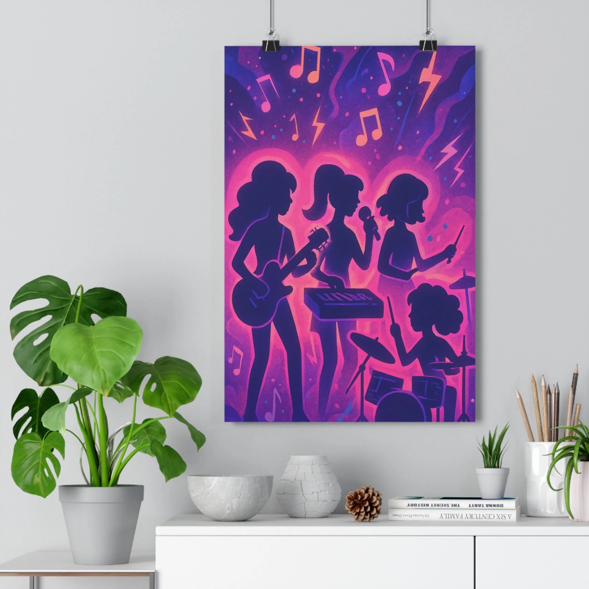 Poster décoratif musical violet rose animé futuriste dynamique chambre musique silhouettes femmes instruments électrique